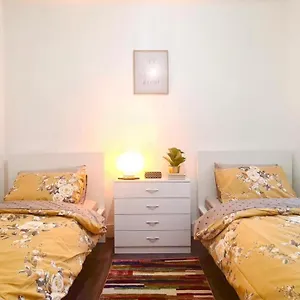 https://deluxe-private-room-in-manor-park.cambridgehotelsuk.com